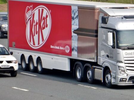 Сладко престъпление: Задигнаха тир с 12 тона шоколадови десерти