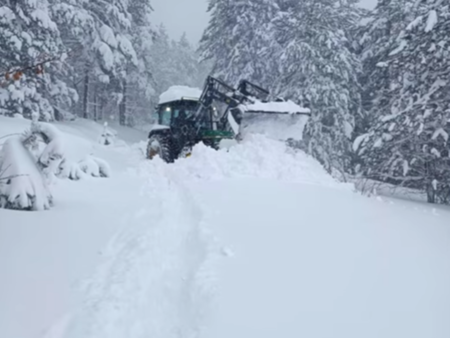 Aпокалипсис на Балканите: до три метра сняг, само един работещ магазин