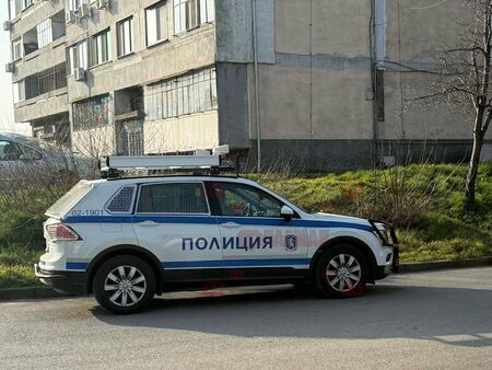 Дрогираният Александър хвърли 750 лв. на полицаи от Пето РУ, за да го метнат до "Атлантис"