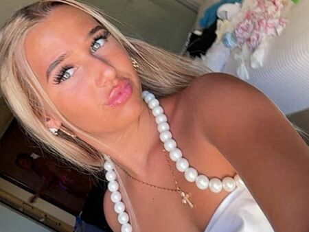 16-годишно момиче е намушкано до смърт, след „скандал за момче“, а трима младежи са обвинени