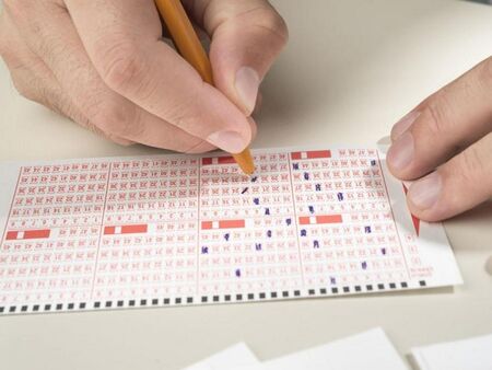 Министърът на спорта освободи ръководството на тотото, скандалът прерасна в открит сблъсък