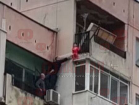 Арестуваха родителите на детето, увиснало от тераса на осмия етаж
