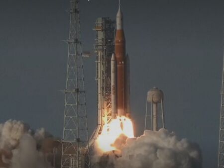 Мисията до Луната потегли успешно и върна живата емоция на космодрума във Флорида