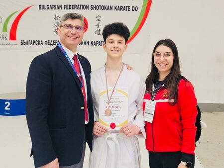 Бургаските каратеки на „Ронин“ със 7 медала в конкуренция с над 500 състезатели в София