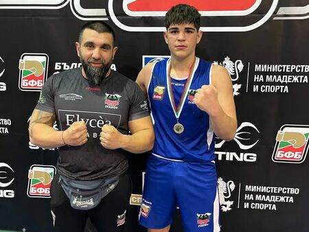 Добрин Иванов донесе републиканска титла за Бургаския боксов клуб „Иванов“