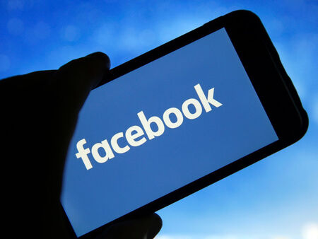 Потребители на Facebook реагираха остро на новите правила на Meta за личните данни