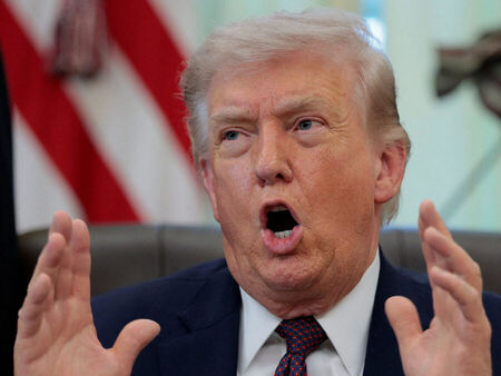 Тръмп уволни главния прокурор Пам Бонди