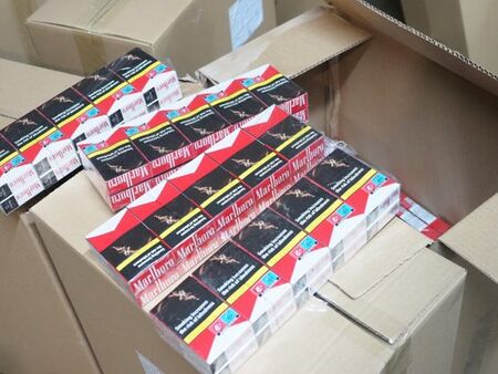 Разкриха нелегална фабрика за цигари в бивш промишлен обект в Дупница