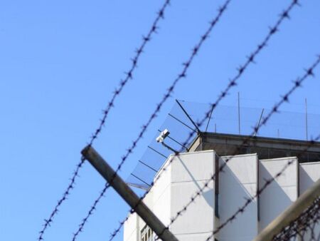 Арестуваха 12-годишно дете след смъртта на ученичка, ударена с метална бутилка в Лос Анджелис