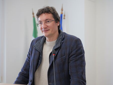 Крум Зарков: Парламентът прави спектакли, а хората плащат сметката