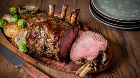 Трапезата за Великден: Цяло агне може да достигне 300-400 евро