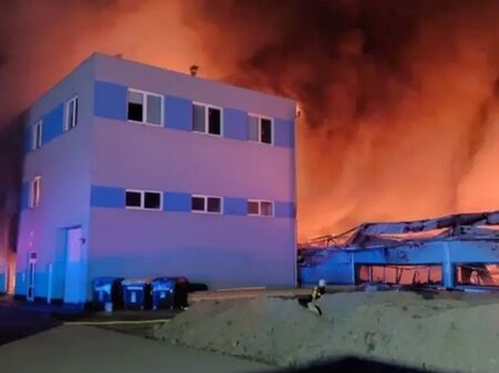 Задържаха в България заподозрян за палежа на чешка военна фабрика