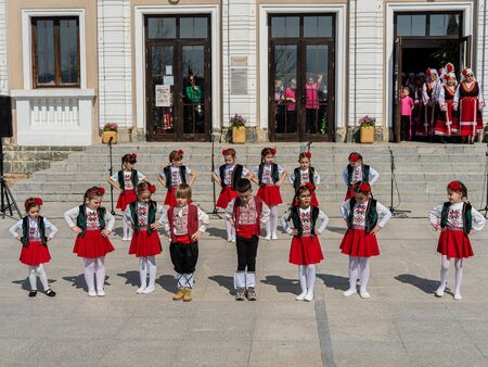 Царево посрещна Цветница с музика, танци и много настроение