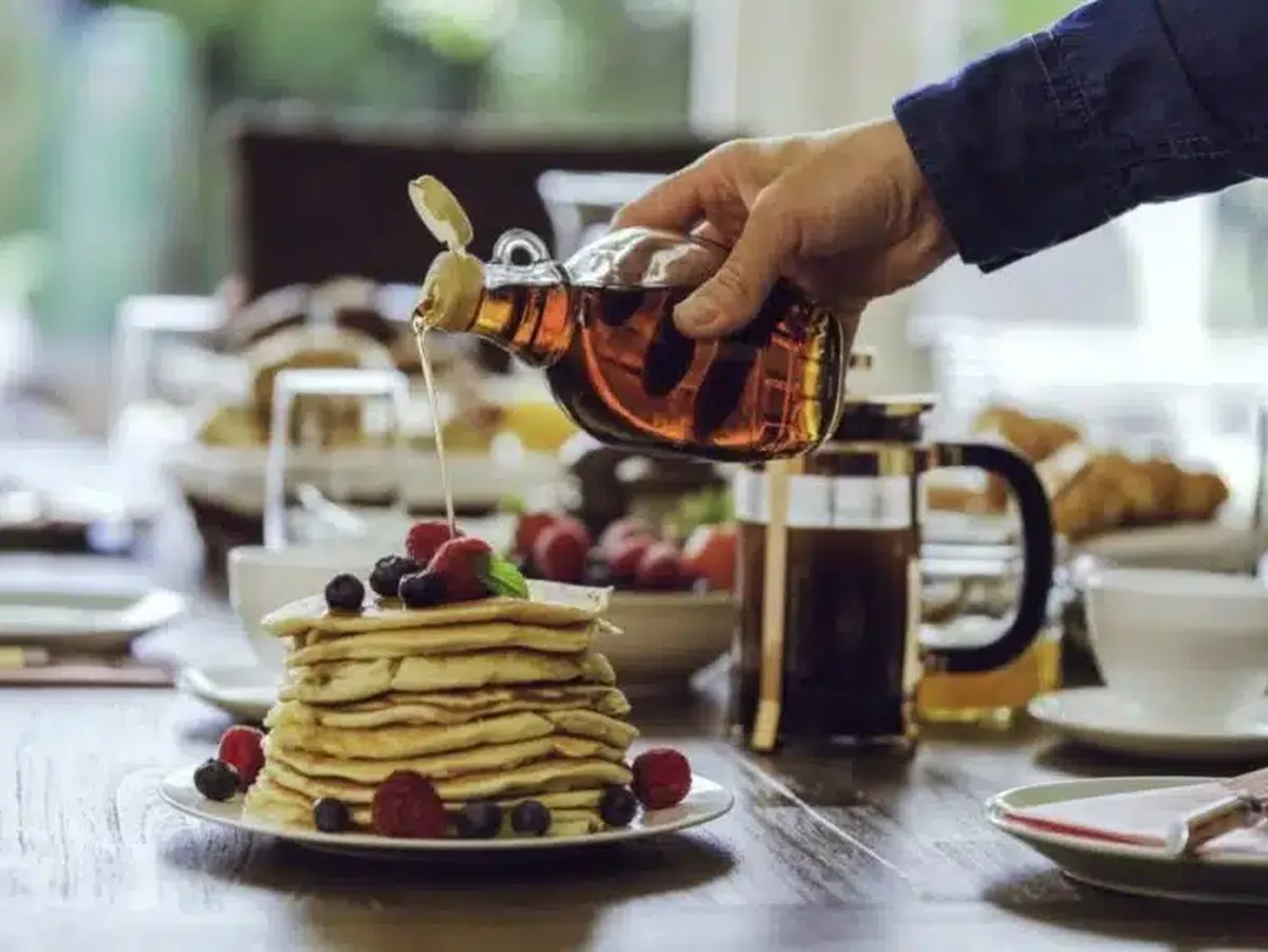 Какво прави кленовия сироп толкова специален и защо печели популярност у нас