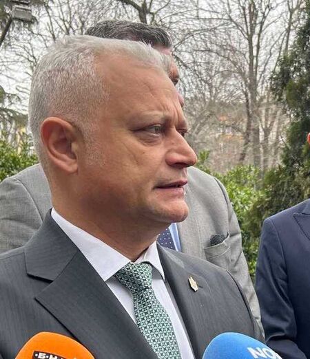 Ще стане ли Емил Дечев шеф на МВР в редовния кабинет?