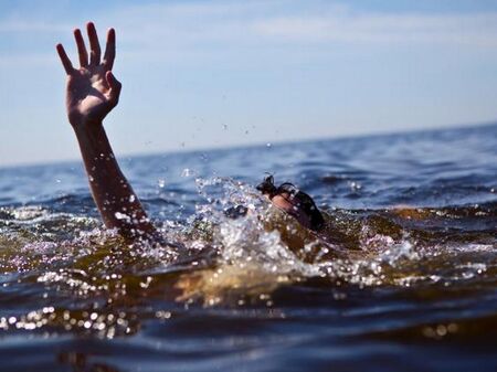 Жена спаси давещ се мъж. След това разбра, че е издирван за убийството на съпругата си и любовника ѝ