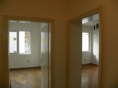 Старото строителство в Бургас поскъпва повече от новото, сочи НСИ