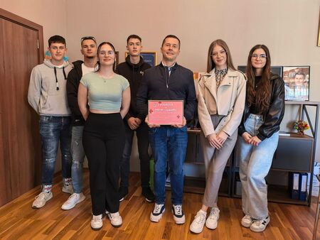 Кметът на Царево отличи доброволците от БЧК след кръводарителска кампания с 46 дарители