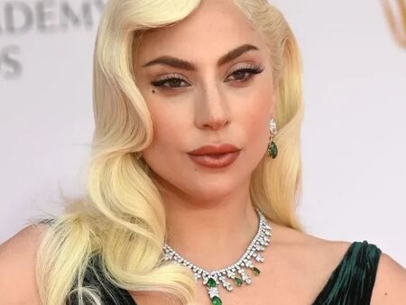 Зверска инфекция тръшна Лейди Гага