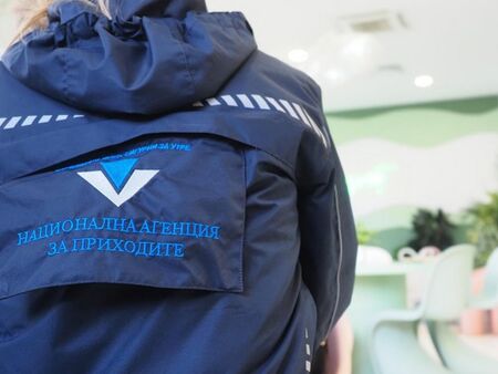 Утре Маргарита Петкова представя премиерно новата си книга „Тъй рече Виктор“ в Бургас