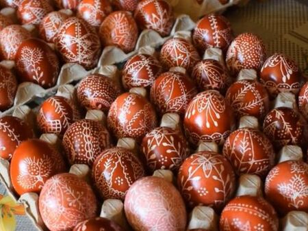 Стара традиция, която превръща великденските яйца в изкуство (ВИДЕО)