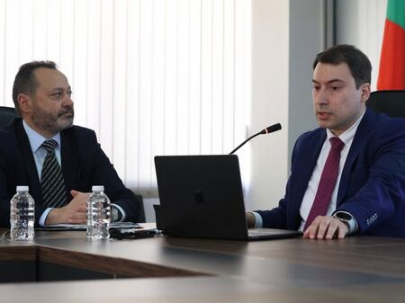 Кой копае, кой плаща и кой носи отговорност - интерактивна карта вади пътния сектор на светло