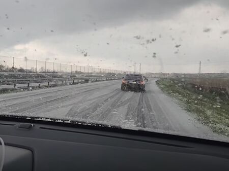 Страшна градушка удари Поморие (ВИДЕО)