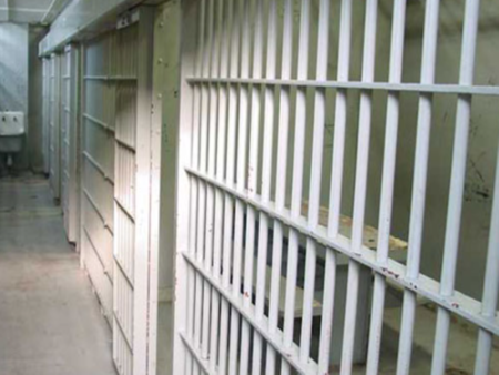 Руски разследващ журналист бе оставен в ареста