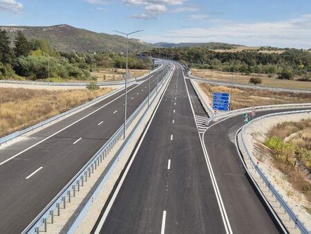 Започва строителството на нова отсечка от магистрала „Хемус“, но ще е готова след 4 години - ако има финансиране