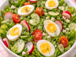 Празнична великденска салата с яйца и свежи зеленчуци - лесна рецепта