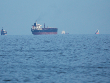 Иран може да не успее да разминира Ормузкия проток при евентуален конфликт