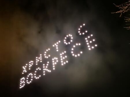 След хейта с миналогодишната заря на Великден, владиката изненада Бургас с дрон шоу