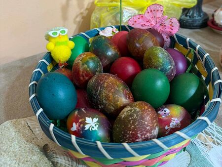 Христос Воскресе, бургазлии! Мир, здраве и любов нека има за всички