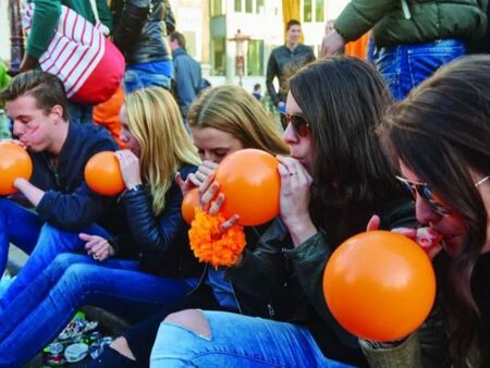 Германия забрани продажбата на райски газ