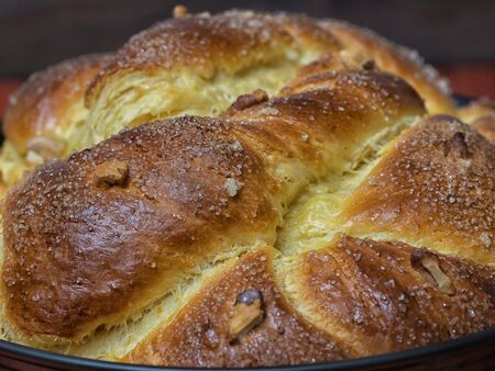 3 рецепти за сладкиши със стария козунак от Великден