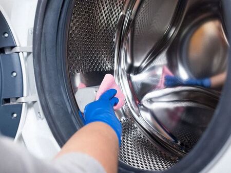 Почистване на пералня с лимонена киселина: премахва котлен камък и мухъл