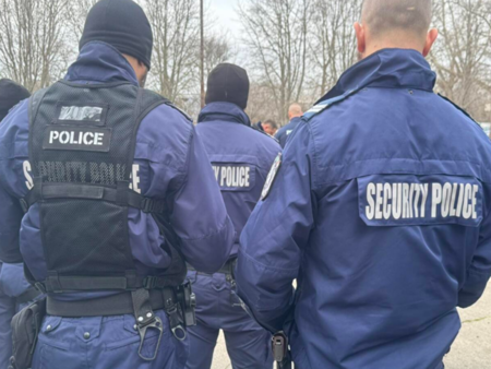 Мъж е отрит мъртъв с прободни рани във Варна