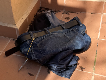 Бургазлия се прибра гол и без телефон, полицията откри вещите му в частен имот