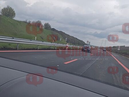 Червени линии по платното в посока Бургас объркаха шофьори