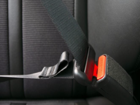 Гънката на предпазния колан не е дефект, а защита