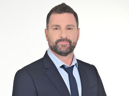 Утре Маргарита Петкова представя премиерно новата си книга „Тъй рече Виктор“ в Бургас