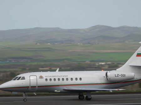 Стана ясно защо правителственият "Фалкон" е кацнал вчера на прясно ремонтираната писта на летище Бургас