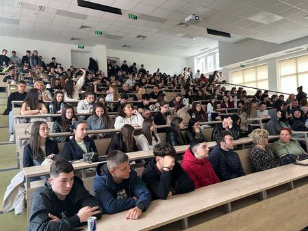БДУ проведе традиционния си Ден на отворените врати, дойдоха стотици заинтересувани кандидат-студенти