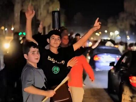 Първите часове на примирието между Израел и Ливан преминаха при взаимни обвинения за нарушения