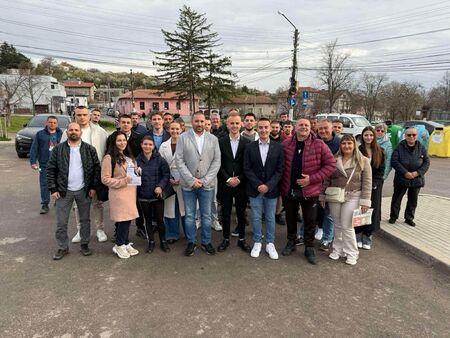 Николай Попов втори по рейтинг след Радев, „Сияние” на ръба за влизане в парламента