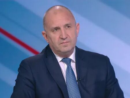 Румен Радев: Борим се за пълно мнозинство, готов съм да поема отговорността да стана премиер