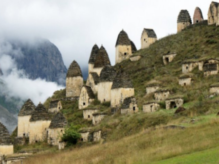 Проклятието на мистериозния "Град на мъртвите"