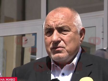 Бойко Борисов: Батериите бъркат избора и сега техници с отвертки обикалят и пипат машините