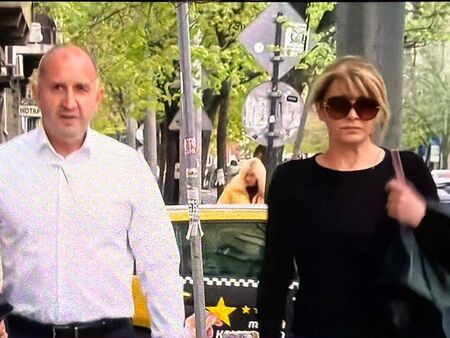 Победителят в изборите Румен Радев изненадващо се появи със съпругата си Деси Радева