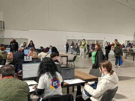 80 % в Бургаско: Румен Радев продължава да е убедителен лидер, резултатът на ПП-ДБ започва да пада